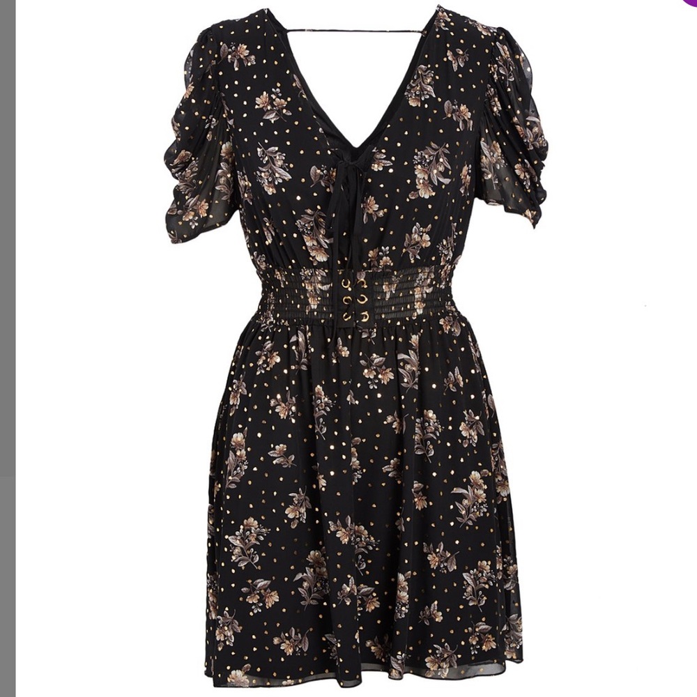 👗3/$45 Floral smocked v neck dress NWOT